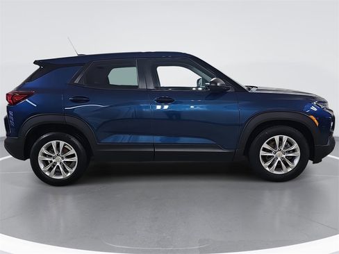 Used 2021 Chevrolet TrailBlazer LS image 2