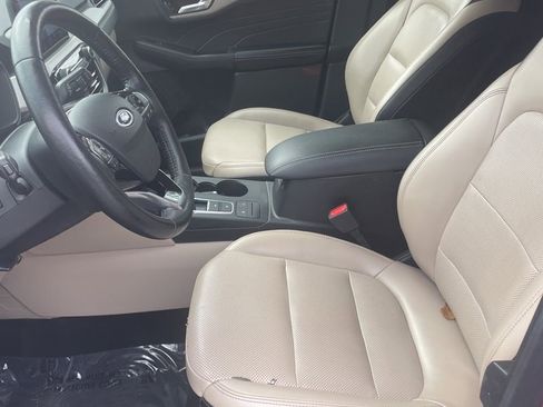 Used 2021 Ford Escape SEL image 5
