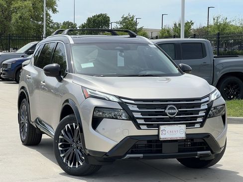 New 2026 Nissan Rogue Platinum AWD/4WD image 2