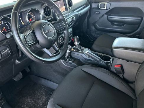 Certified 2022 Jeep Gladiator Sport AWD/4WD image 10