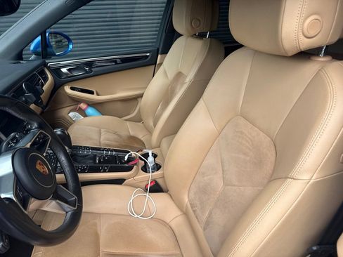 Used 2018 Porsche Macan AWD/4WD image 5