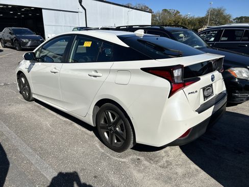 Used 2020 Toyota Prius L Eco image 3