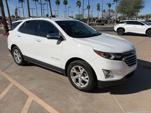 Used 2018 Chevrolet Equinox Premier image 3