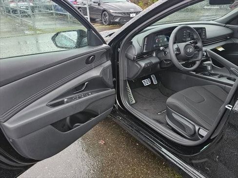 New 2026 Hyundai Elantra Sport FWD image 17