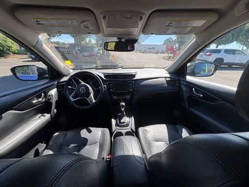 Used 2020 Nissan Rogue SL AWD/4WD image 12