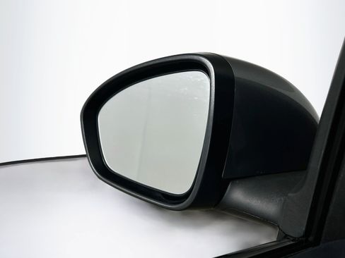 Used 2025 Nissan Sentra SV FWD image 16