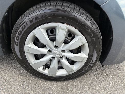 Used 2016 Toyota Corolla LE FWD image 16