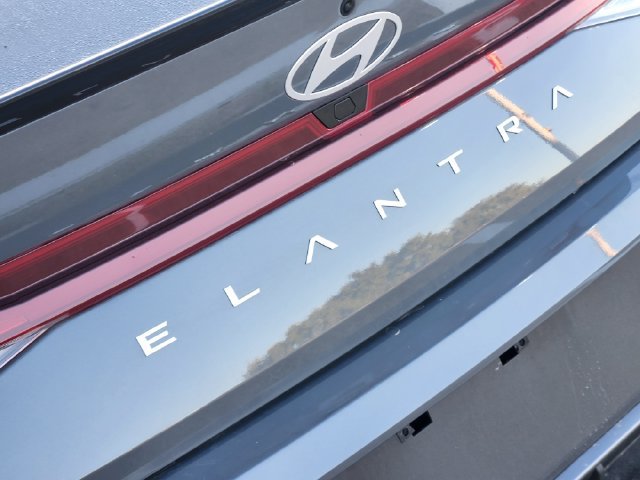 Used 2026 Hyundai Elantra Sport FWD image 10
