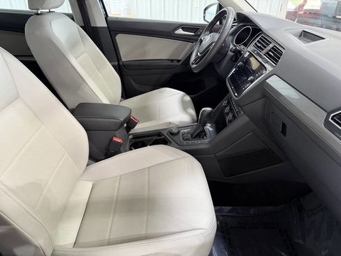 Used 2021 Volkswagen Tiguan SE AWD/4WD image 29