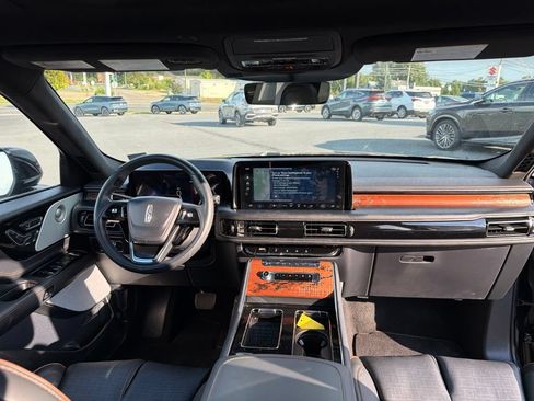 Certified 2025 Lincoln Aviator Black Label AWD/4WD image 24
