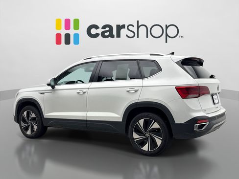 Used 2024 Volkswagen Taos SE AWD/4WD image 3