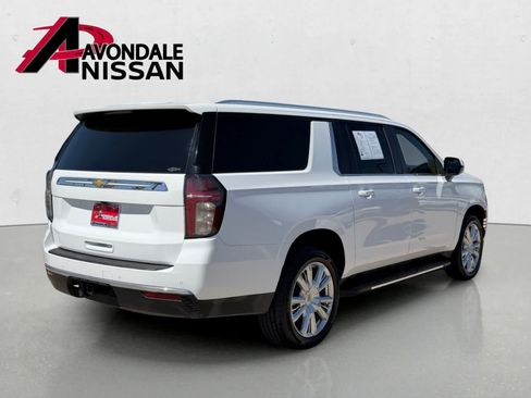 Used 2021 Chevrolet Suburban LT RWD image 6
