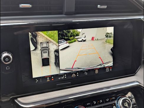 Used 2024 GMC Sierra 1500 AT4 w/ Technology Package AWD/4WD image 12