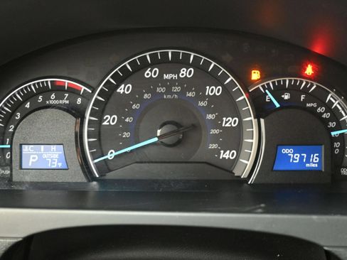 Used 2014 Toyota Camry XLE w/ Leather Package FWD image 14