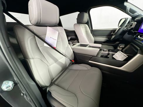New 2026 Toyota Tundra Limited AWD/4WD image 30