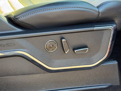 Used 2022 Ford F150 Lightning Platinum image 18