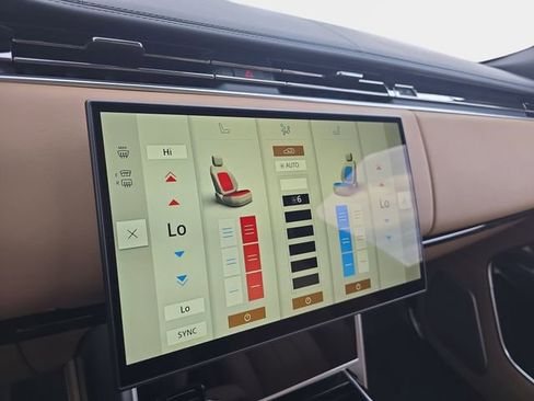New 2026 Land Rover Range Rover Autobiography AWD/4WD image 17