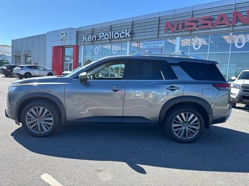 Certified 2025 Nissan Pathfinder SL w/ SL Premium Package AWD/4WD image 8