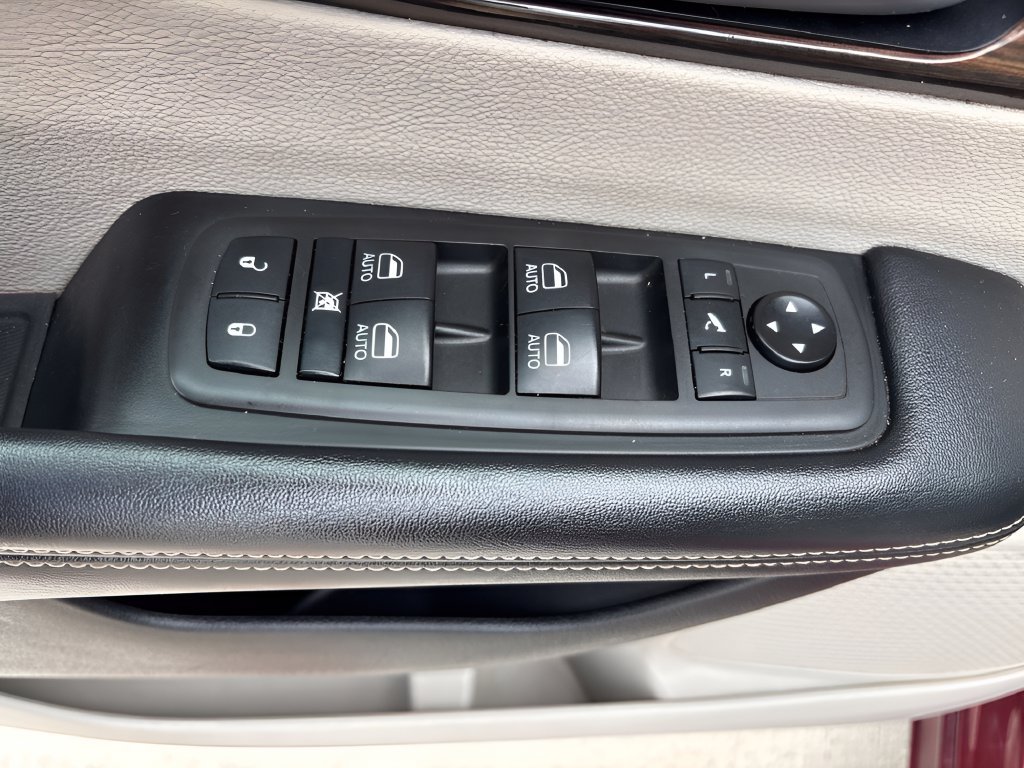 Used 2021 Chrysler Pacifica Limited w/ Premium & Safety Sphere Group AWD/4WD image 10