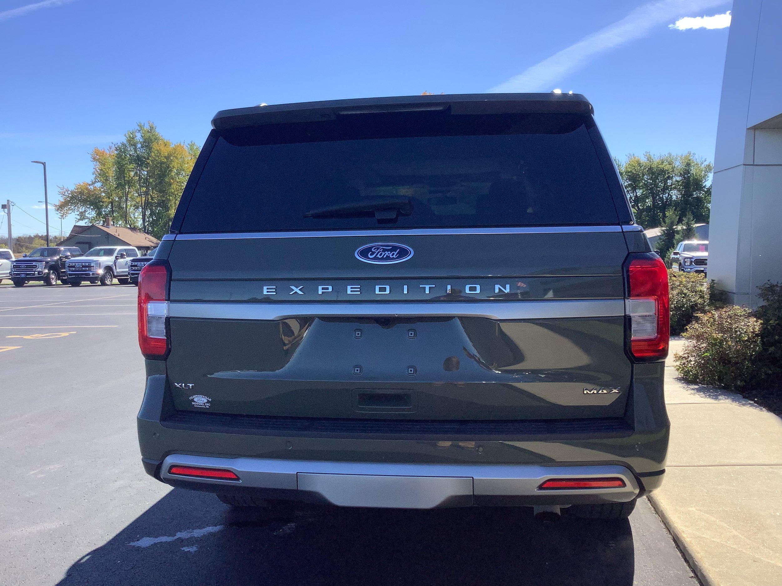Used 2024 Ford Expedition Max XLT AWD/4WD image 5