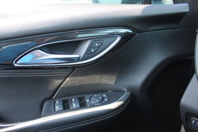 Certified 2022 Buick Envision Preferred FWD image 34