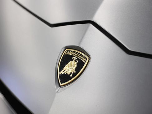 Used 2020 Lamborghini Urus AWD/4WD image 7