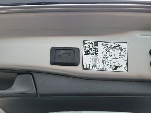 Used 2023 Toyota RAV4 Limited image 10