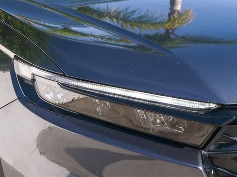 Used 2023 Honda CR-V Sport image 4