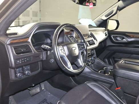 Used 2024 Chevrolet Tahoe Premier image 2