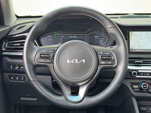 Used 2022 Kia Niro EX Premium FWD image 20