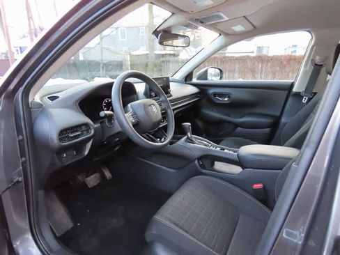 Certified 2023 Honda HR-V LX image 2