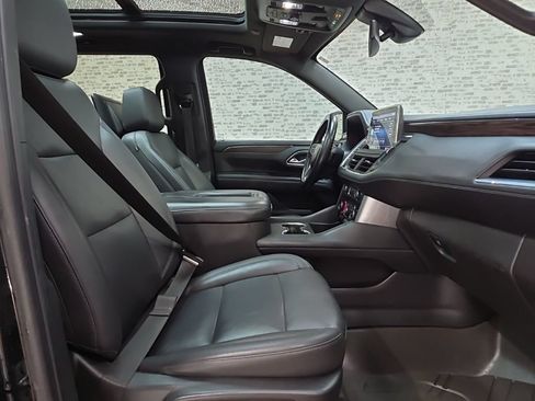 Used 2021 Chevrolet Tahoe Z71 w/ Luxury Package AWD/4WD image 11