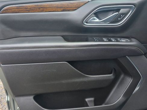 Used 2023 Chevrolet Suburban Premier image 24