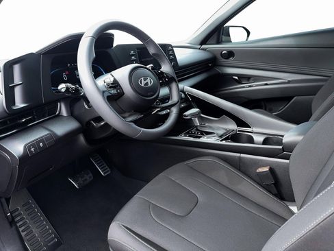 New 2026 Hyundai Elantra SEL Sport FWD image 14
