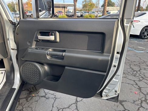 Used 2007 Toyota FJ Cruiser Base image 11