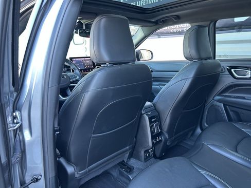 Used 2022 Jeep Compass High Altitude AWD/4WD image 12