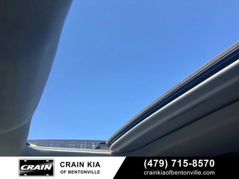 Used 2021 Toyota Highlander XLE FWD image 4