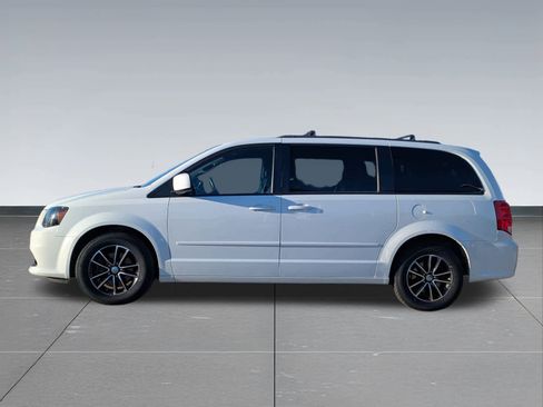 Certified 2017 Dodge Grand Caravan GT image 3