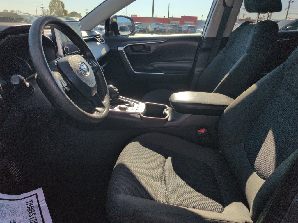 Certified 2025 Toyota RAV4 LE AWD/4WD image 9