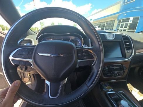 Used 2016 Chrysler 300 C Platinum AWD/4WD image 5