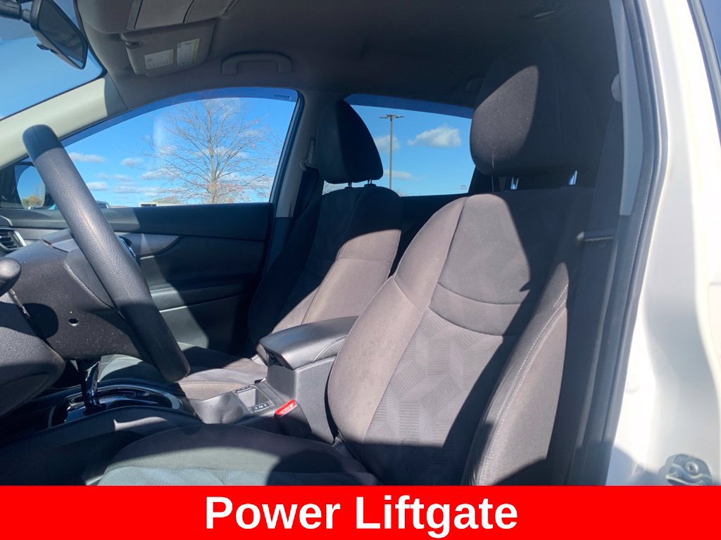Used 2016 Nissan Rogue SV w/ SV Premium Package AWD/4WD image 8