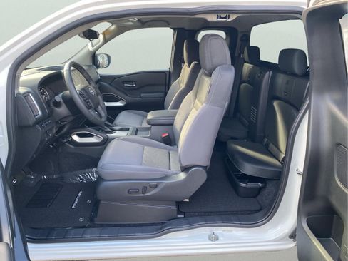 Used 2025 Nissan Frontier SV w/ SV Convenience Package AWD/4WD image 25