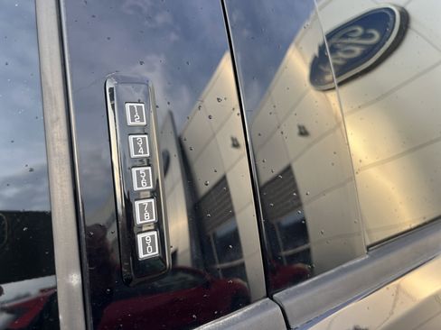 Used 2024 Ford F250 Lariat AWD/4WD image 7