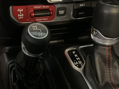 Used 2019 Jeep Wrangler Unlimited Rubicon AWD/4WD image 9