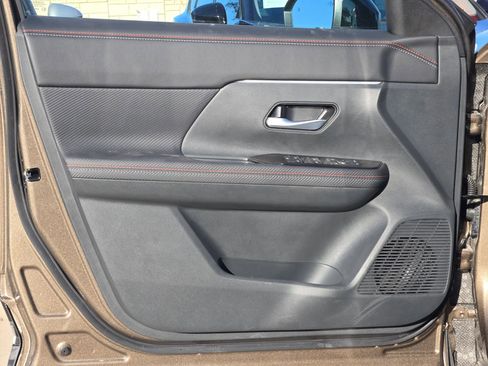 New 2026 Nissan Kicks SR image 10