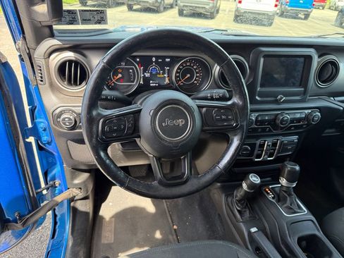 Used 2020 Jeep Gladiator Sport w/ Quick Order Package 24S AWD/4WD image 15