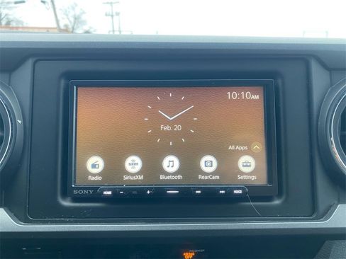 Used 2017 Toyota Tacoma TRD Sport w/ Tow Package (A/T) image 21