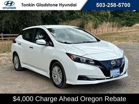 Used 2025 Nissan Leaf S FWD image 2