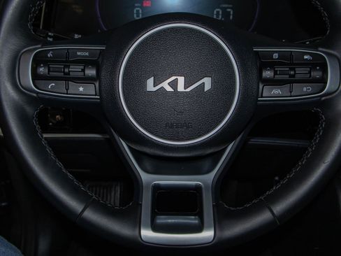 Used 2024 Kia Sportage EX image 12