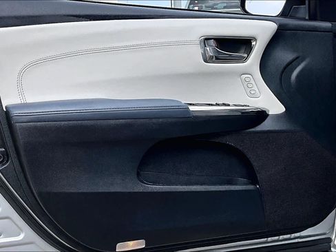 Used 2015 Toyota Avalon XLE Touring image 22